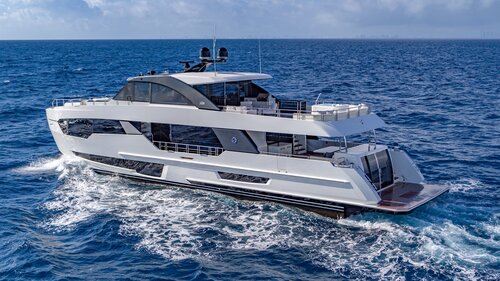 2022 Ocean Alexander 30 Revolution Skylounge